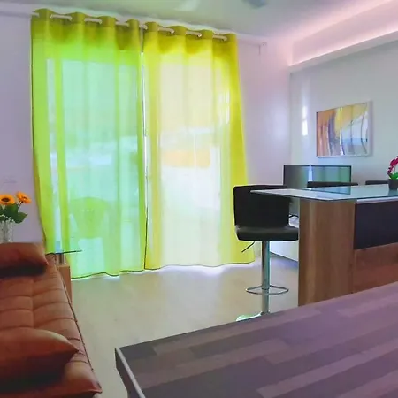 Апартаменты Delightful With Ocean View In Costa Adeje Адехе
